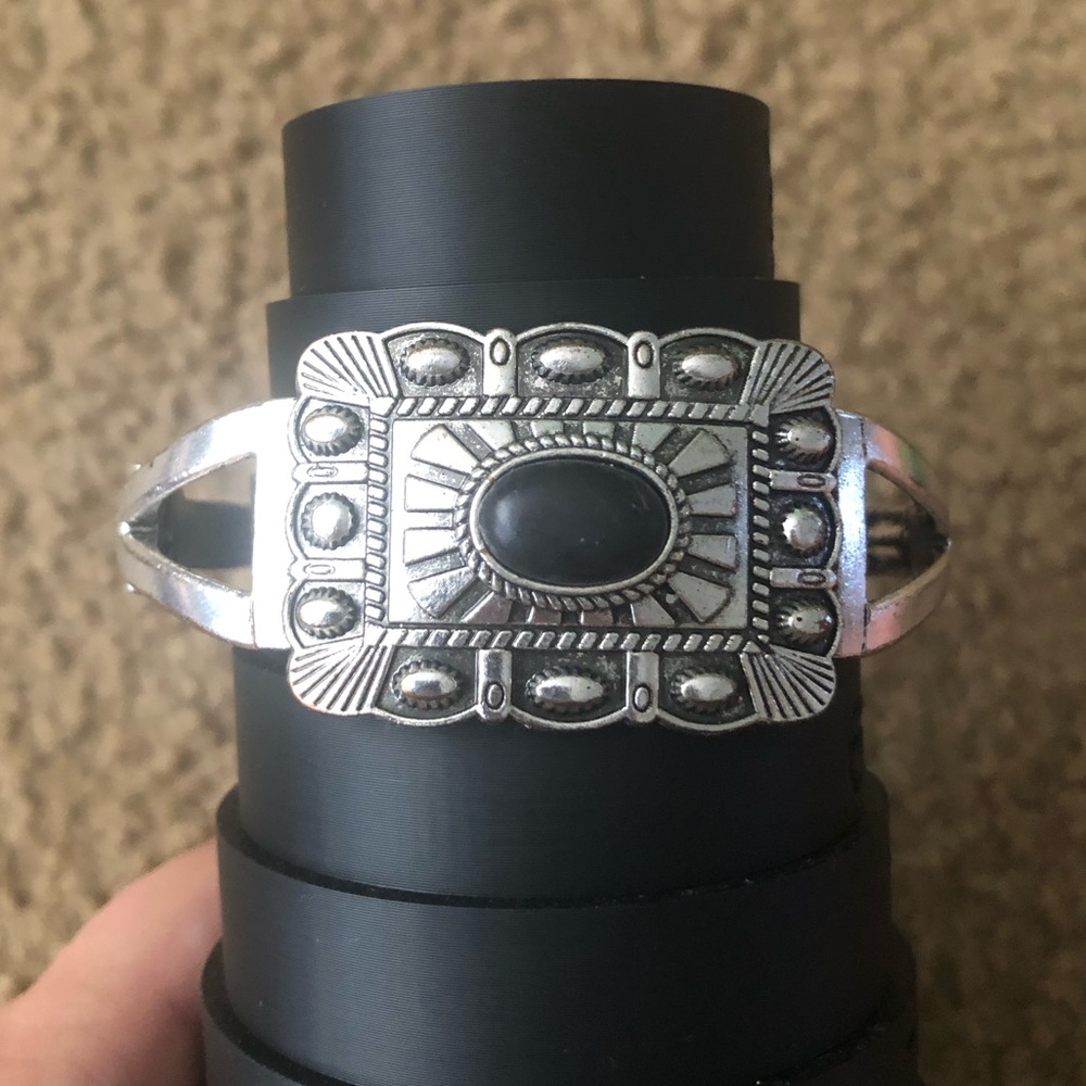 Paparazzi Hinged Clasp Bracelet, Silver with Black stone, ornate silver design